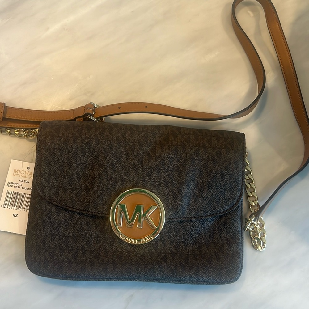 Michael kors crossbody bag